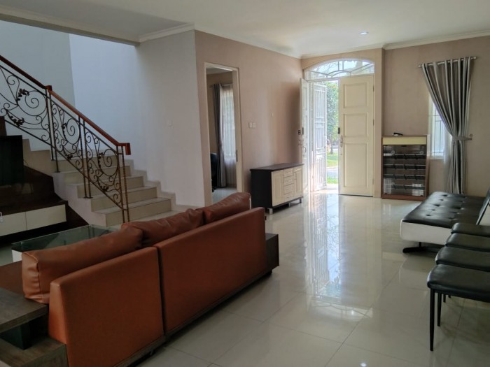 Rumah Disewakan Fully Furnished di Vassa Terrace Lippo Cikarang